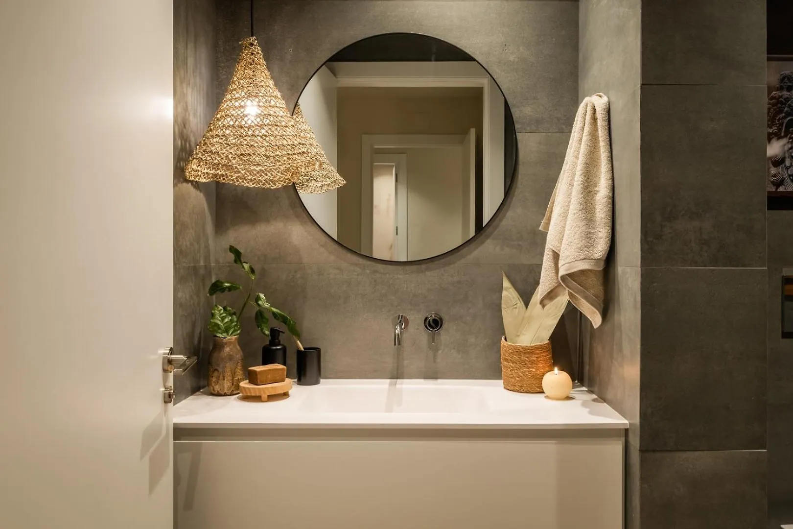 Apartment Komodo - 3 Bedrooms And Terrace In El Born Barcelona Spain