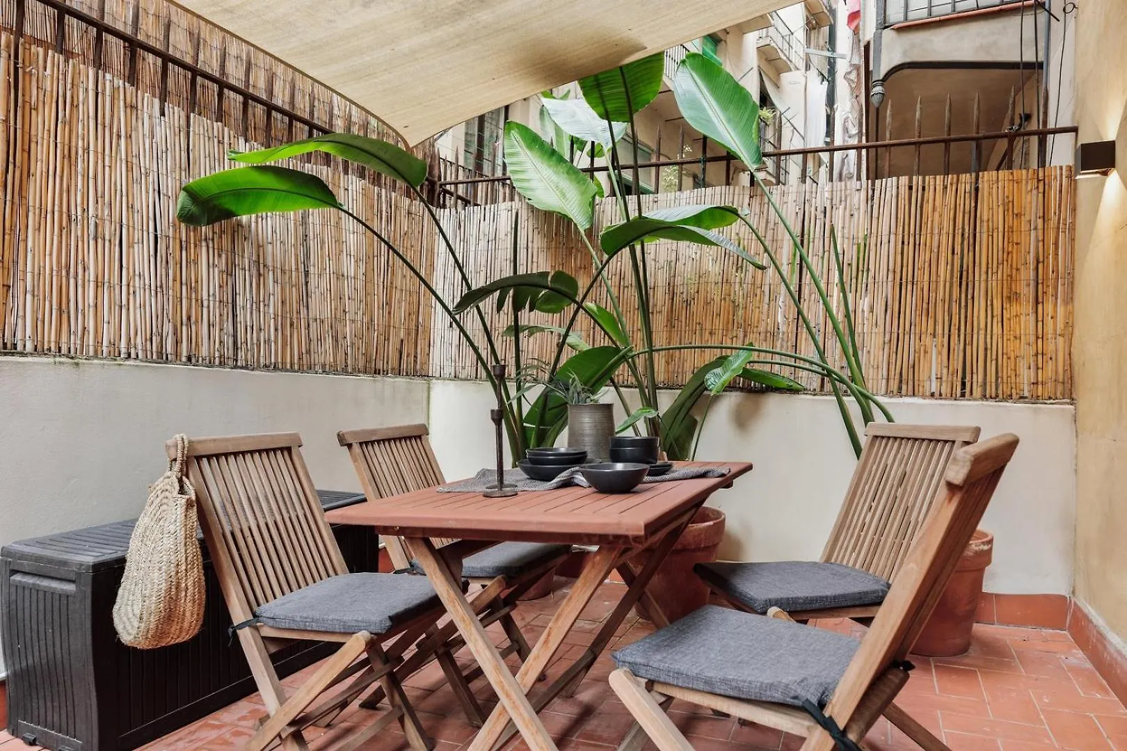 Apartment Komodo - 3 bedrooms and terrace in El Born Barcelona
