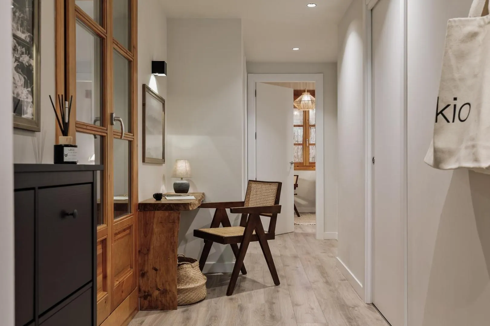 Apartment Komodo - 3 bedrooms and terrace in El Born Barcelona
