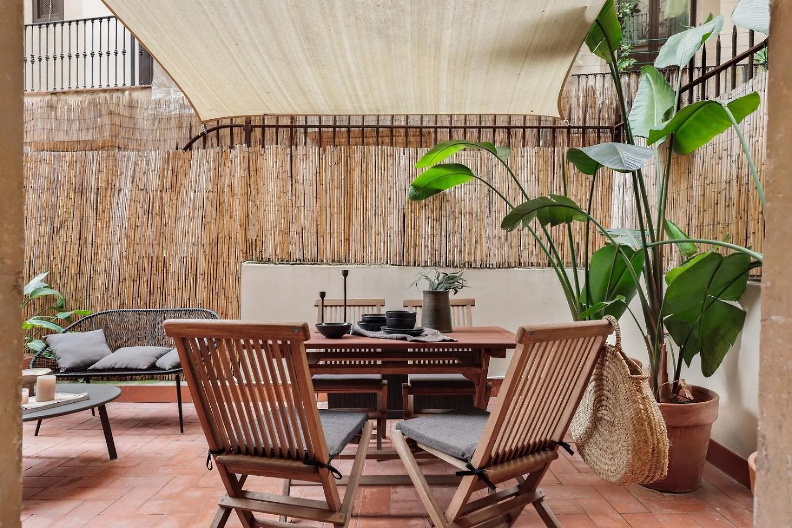Komodo - 3 bedrooms and terrace in El Born Barcelona