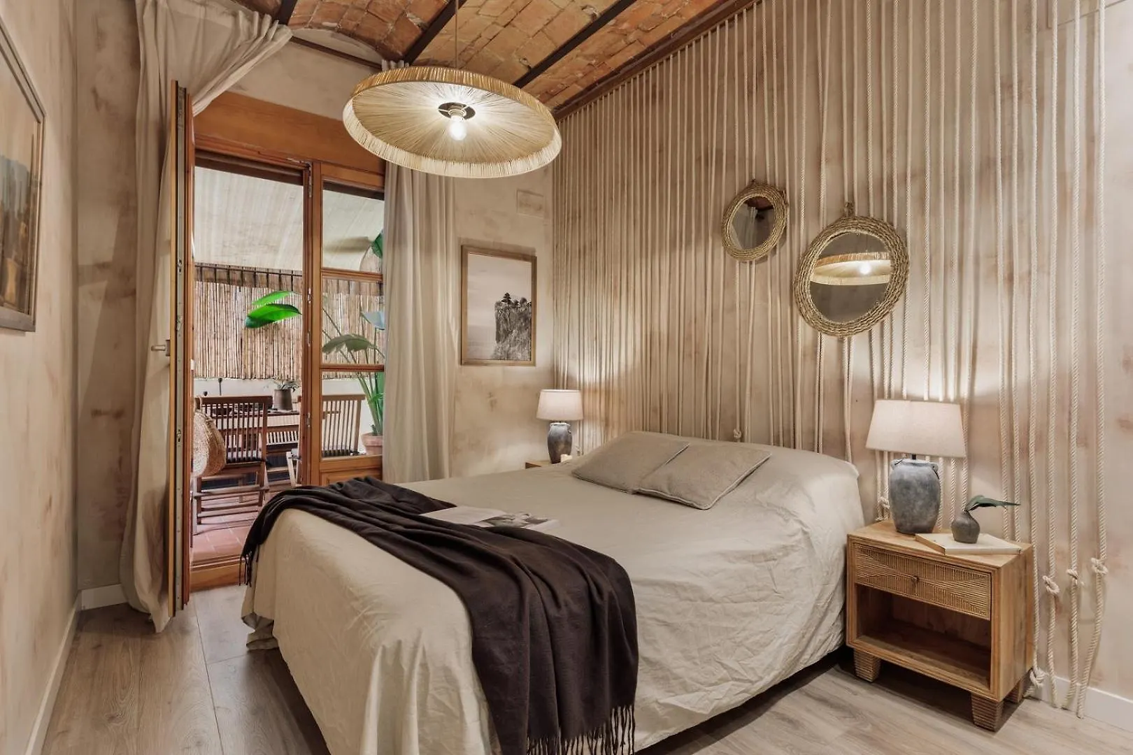 Komodo - 3 bedrooms and terrace in El Born Barcelona Spain